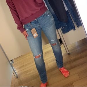 Lucky brand ripped knee jeans ☘️